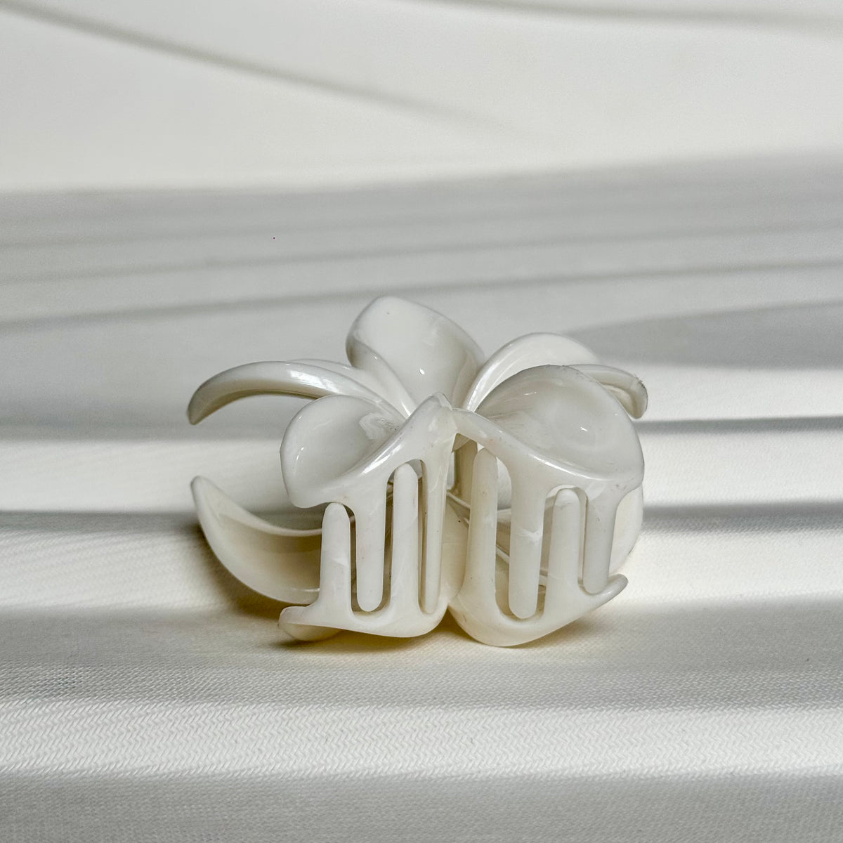 Marble Flower Claw Clip