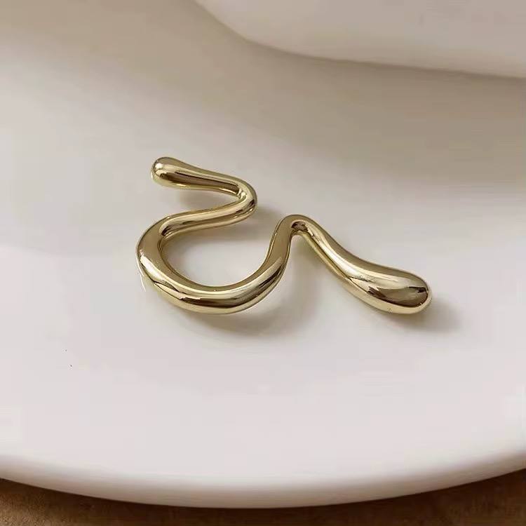 Marigold Ear Cuff