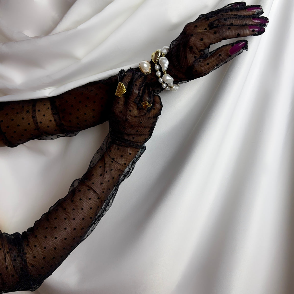Dotted Gloves