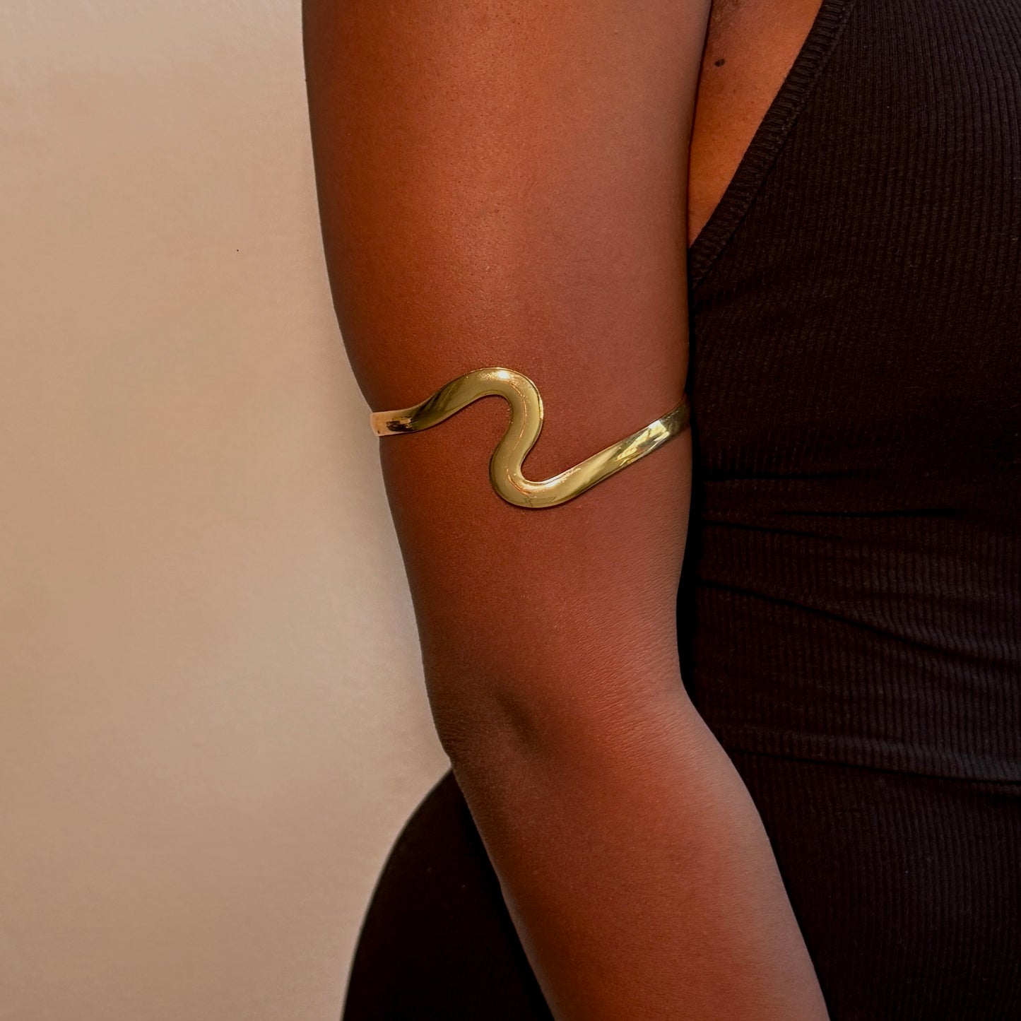 Wavy Arm Cuff