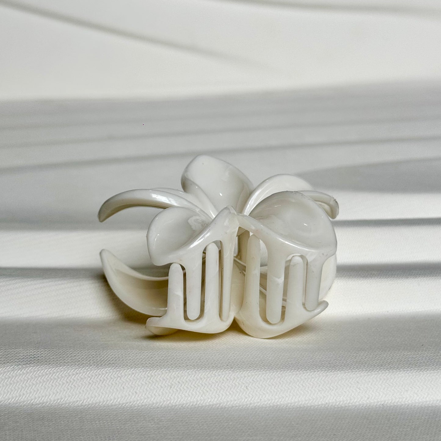 Marble Flower Claw Clip
