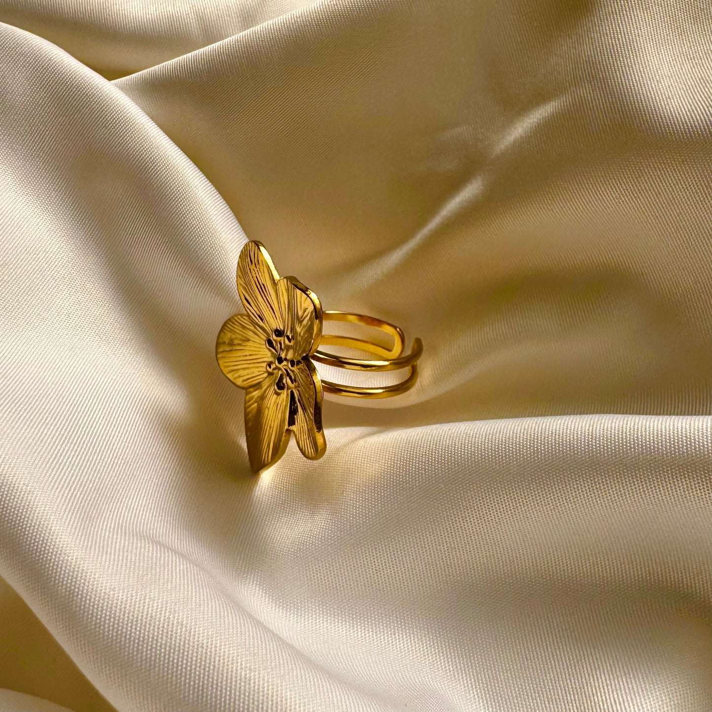 Hibiscus Ring
