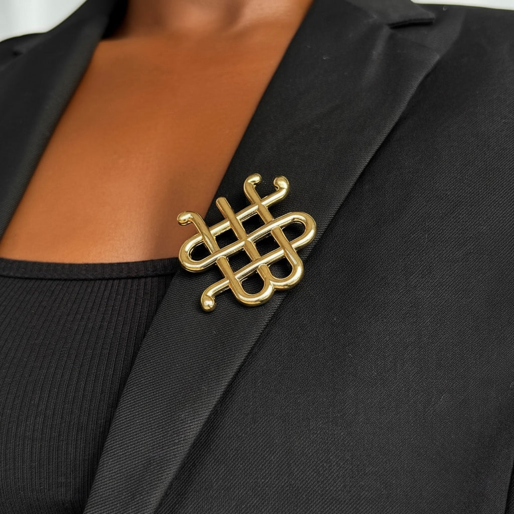 The Mazed-Out Brooch