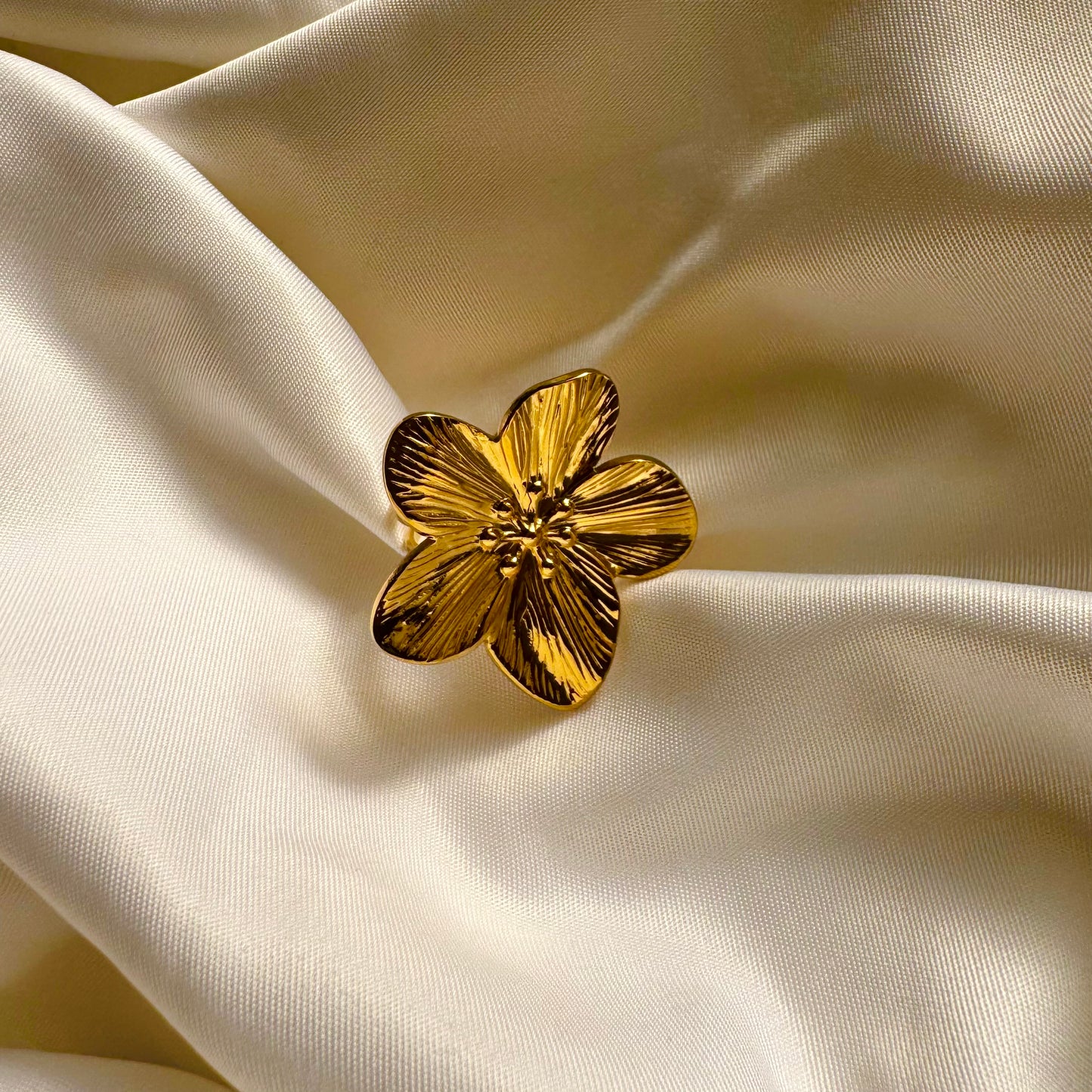 Hibiscus Ring