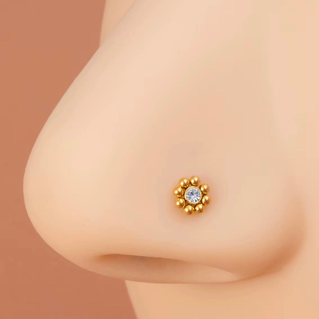 Daffodil Nose Stud