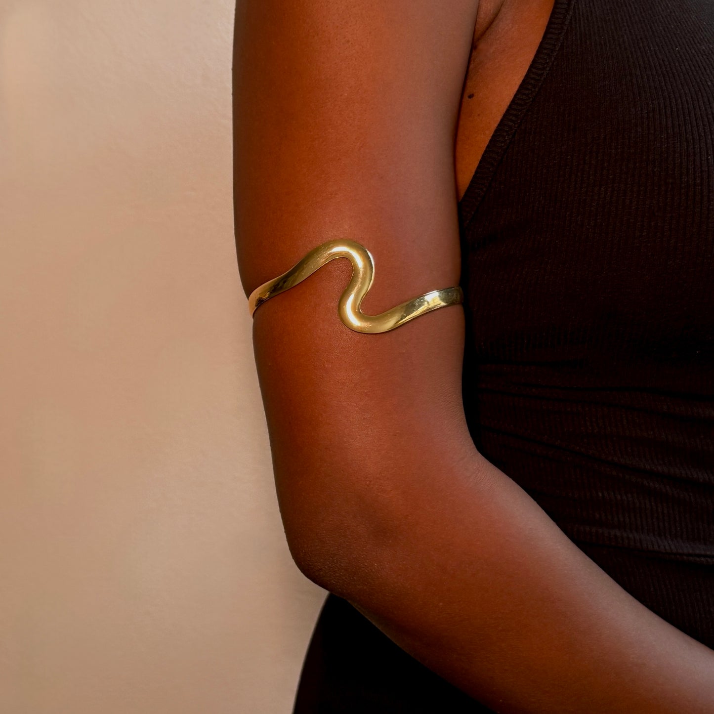 Wavy Arm Cuff