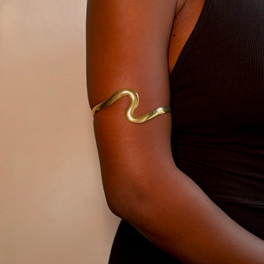 Wavy Arm Cuff