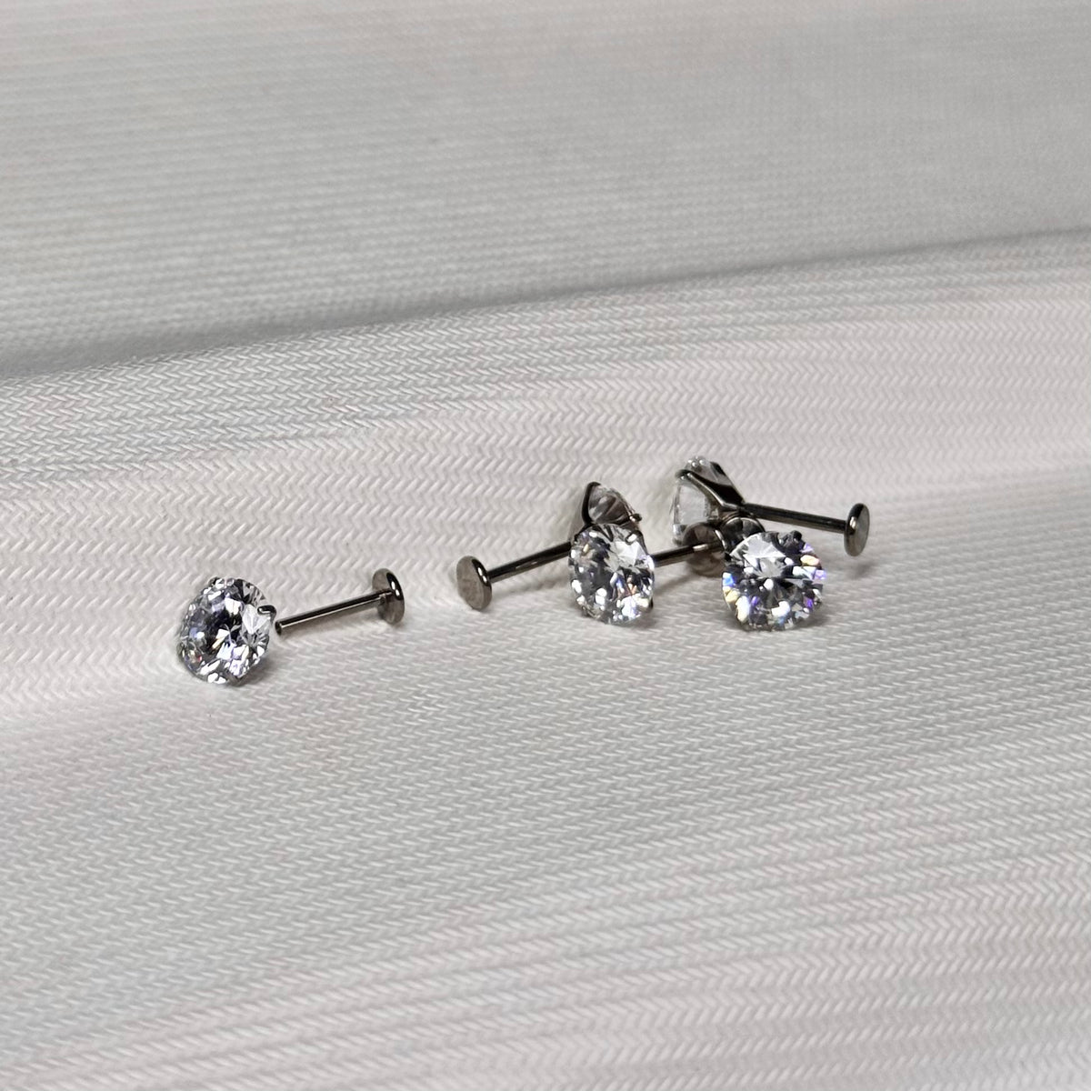 Silver Ice Ear Stud 7mm