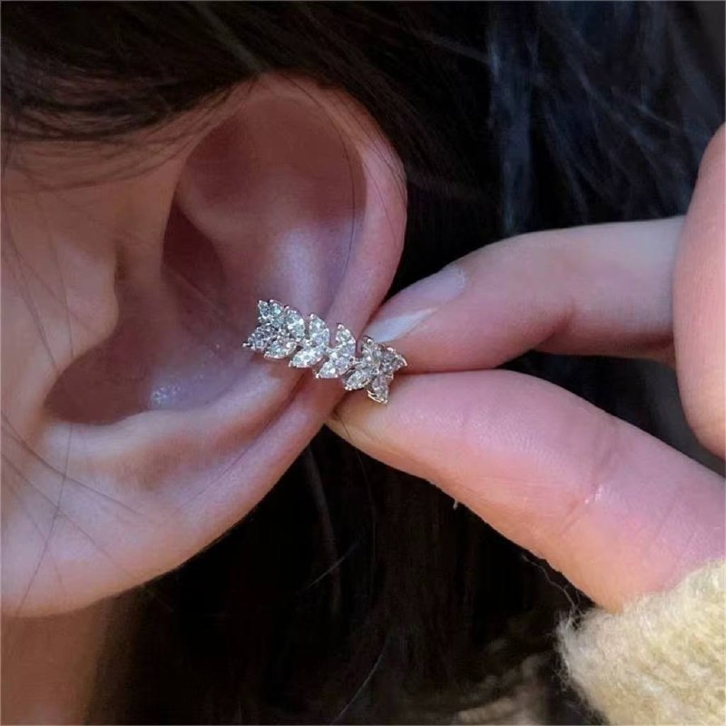 Vivi Zircon Ear Cuff