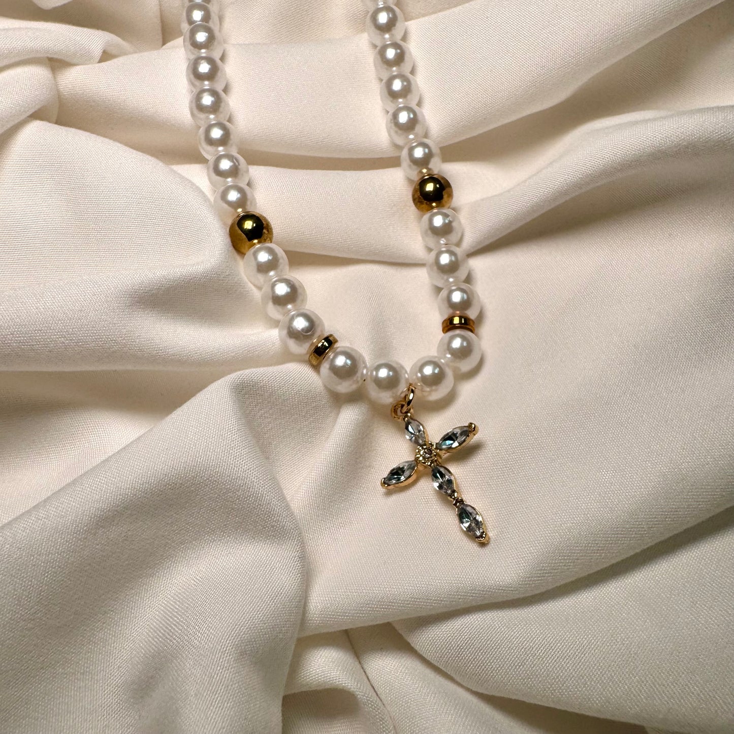 Daisy Pearl Necklace