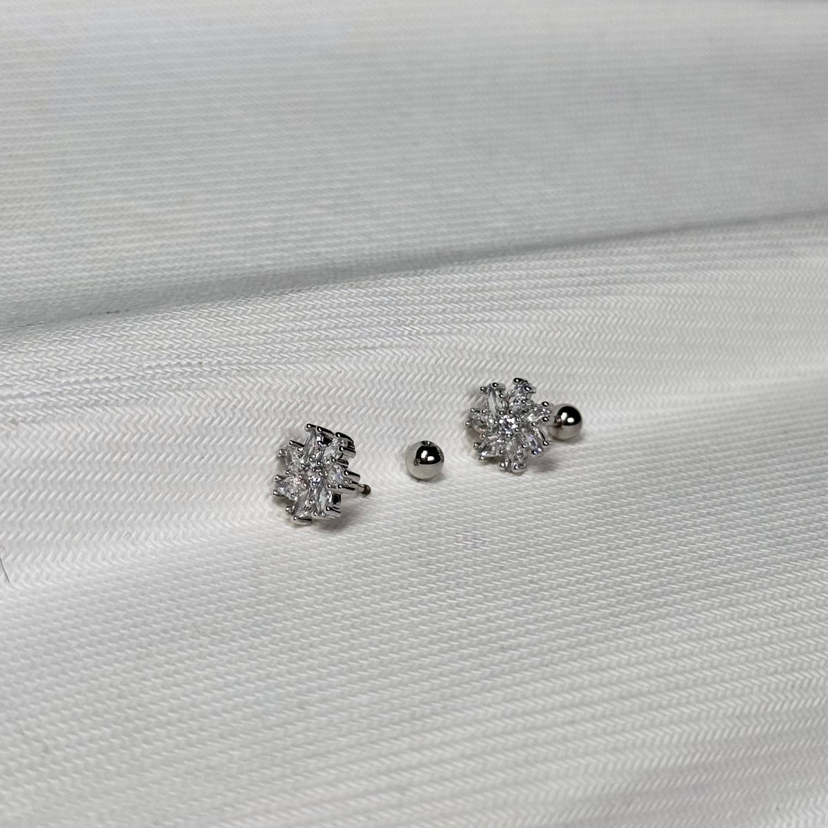 Daisy Ear Stud