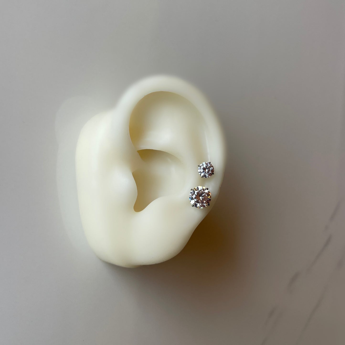 Round Ice Ear Stud