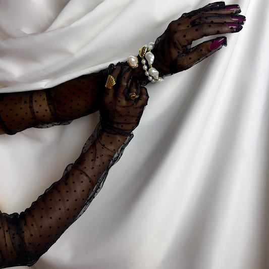 Dotted Gloves