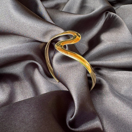 Wavy Arm Cuff