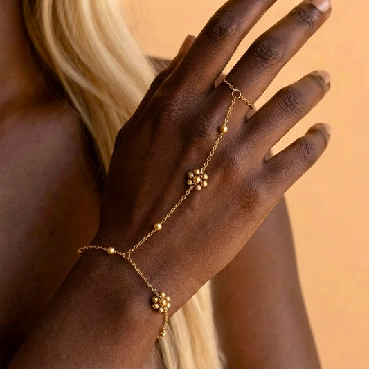 Daisies Hand Chain Bracelet