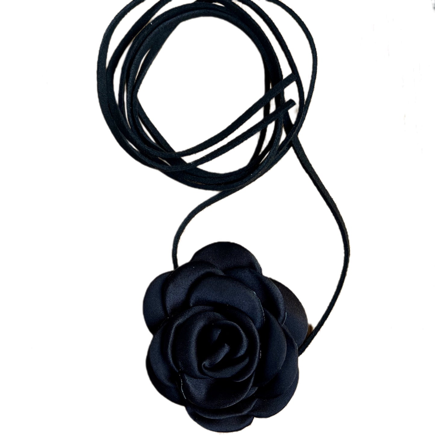 La Rosa Choker Necklace